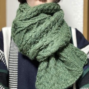 マフラーを巻いている様子